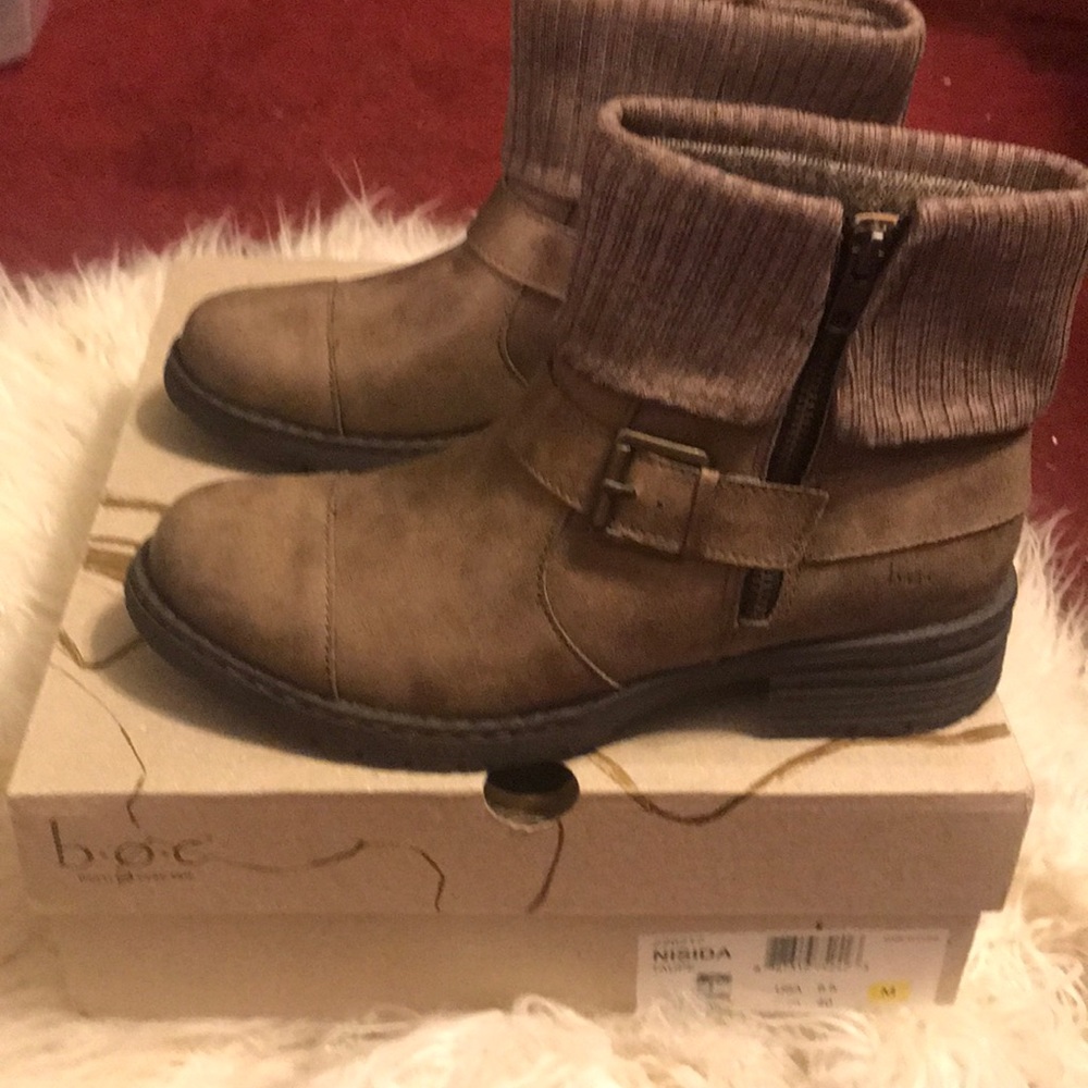 B.O.C. BOOTIES, TAUPE 8.5 ,NEW, zip  & Buckle
